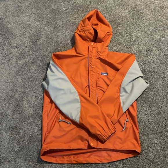 Patagonia Windbreaker - Picture 2 of 3